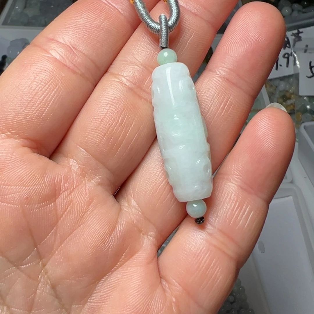 @***芽翡翠未镶嵌颈饰通孔桶珠一个珠子两个110块