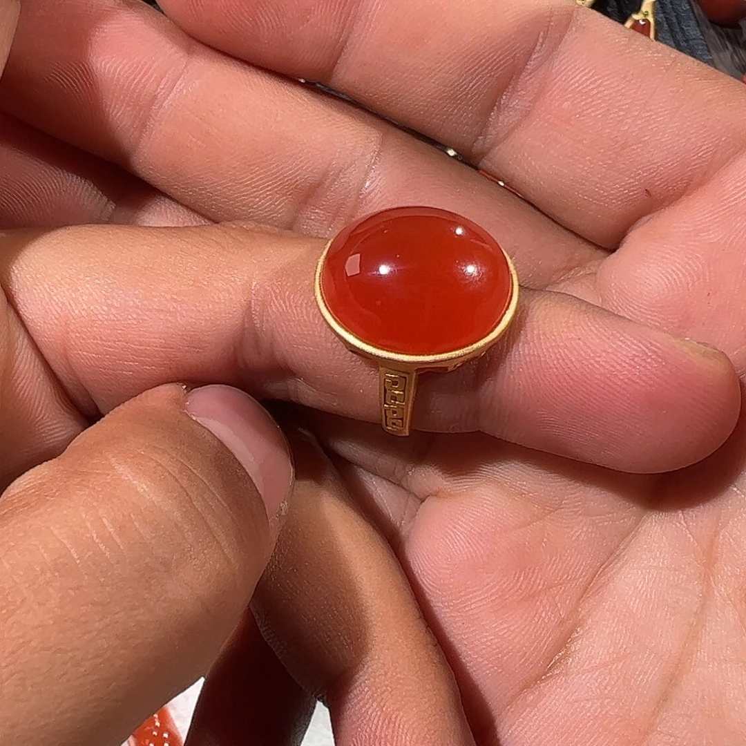 南红玛瑙18K金镶嵌戒指