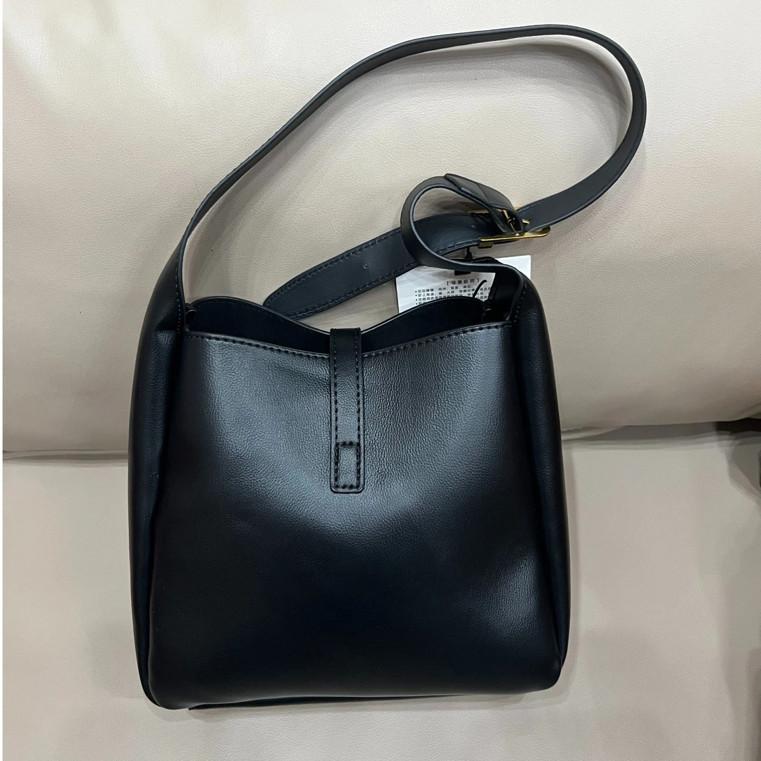 266 新款真皮时尚百搭经典单肩斜挎手提包 黑色