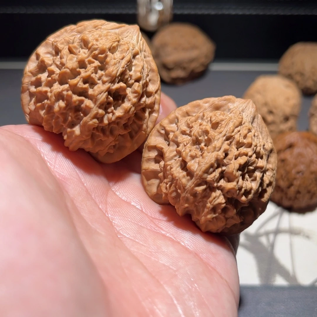 文玩核桃吊坠陈*一40百花山