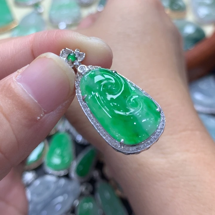 翡翠18K金镶嵌吊坠(不含链)
