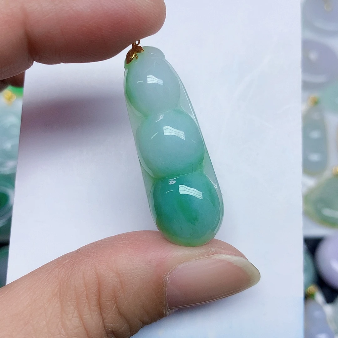 翡翠18K金镶嵌颈饰2456788