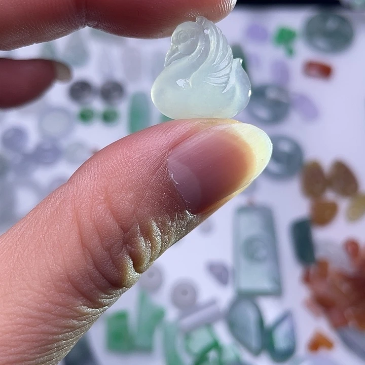 定制翡翠未镶嵌冰天鹅