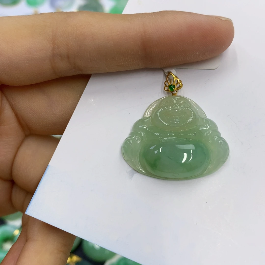 翡翠18K金镶嵌颈饰翡翠