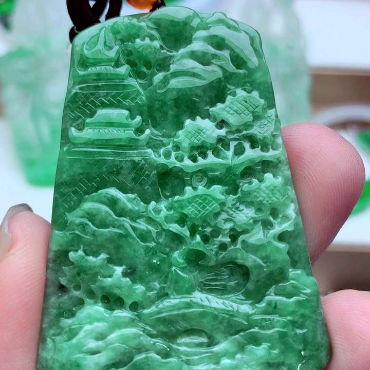 吊坠(不含链)未镶嵌翡翠