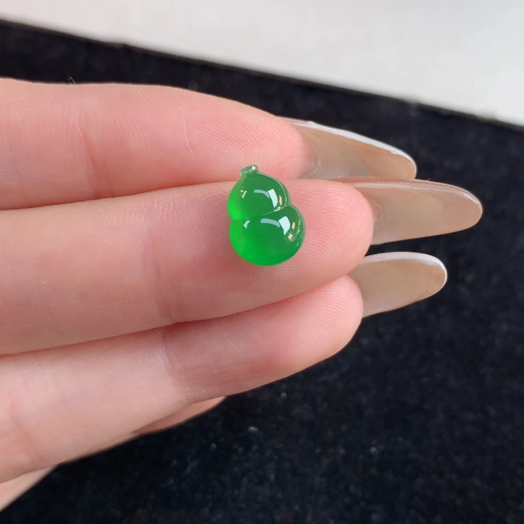 翡翠裸石10.75-8.08-4.30