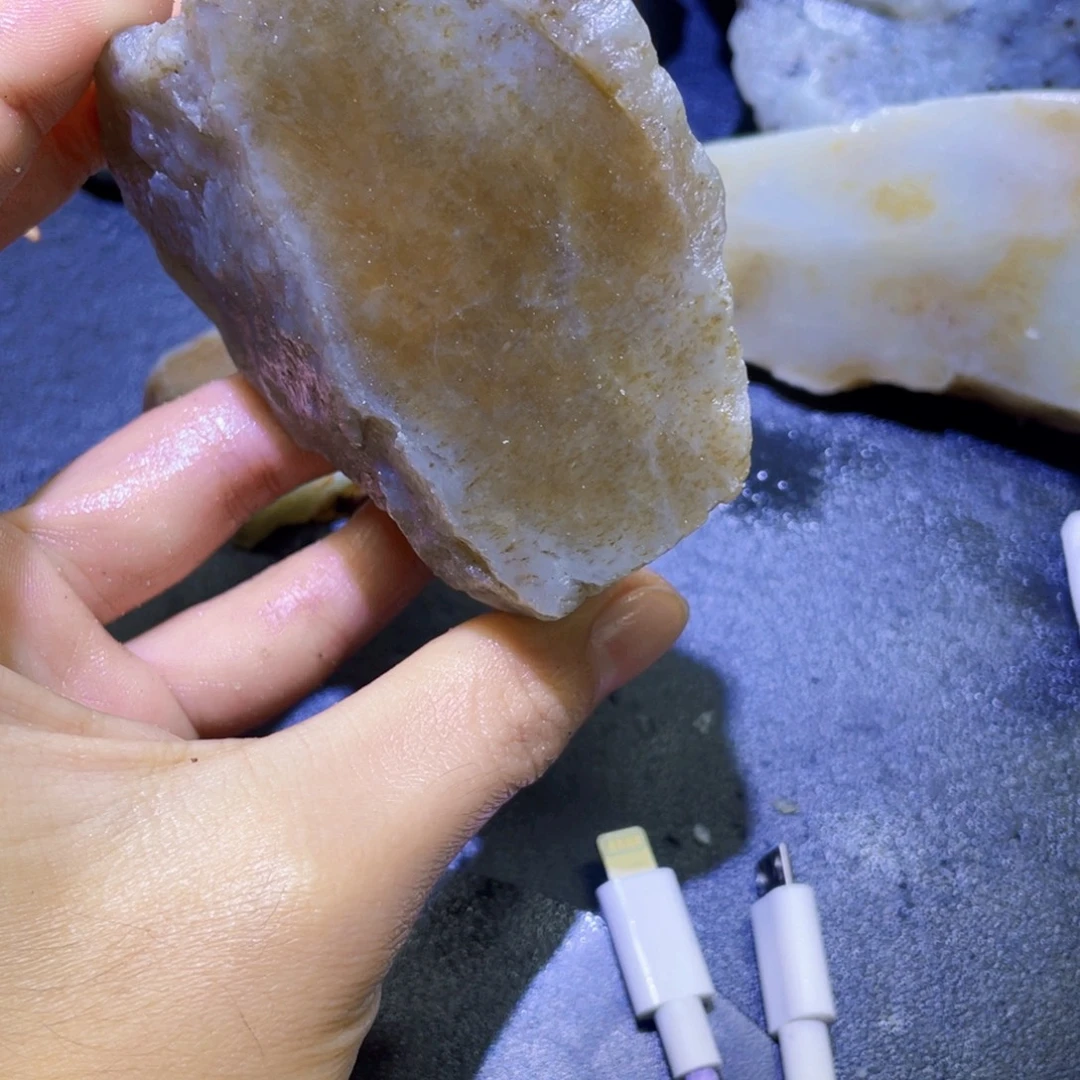 和田玉未镶嵌珠宝半成品