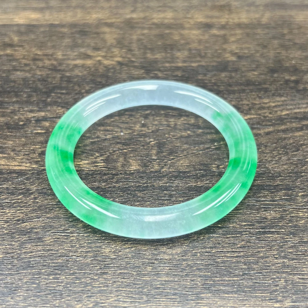 c832绿飘圆圈女款手镯