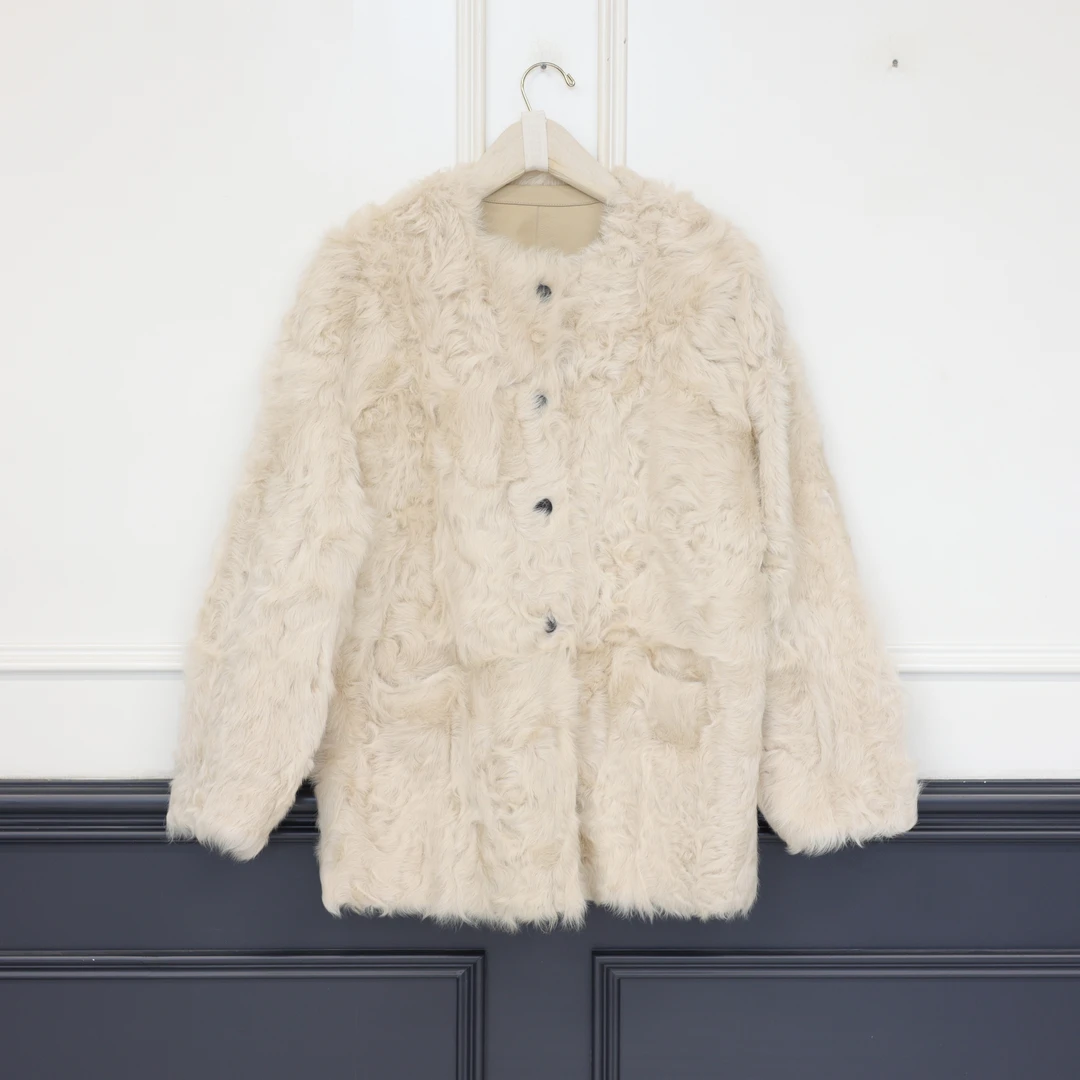 2509208【壁虎姐】GECKO秋冬新款 杏色圆领卷毛宽松气质皮毛外套