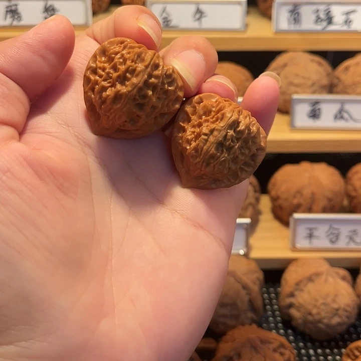 核桃31野生无名果。