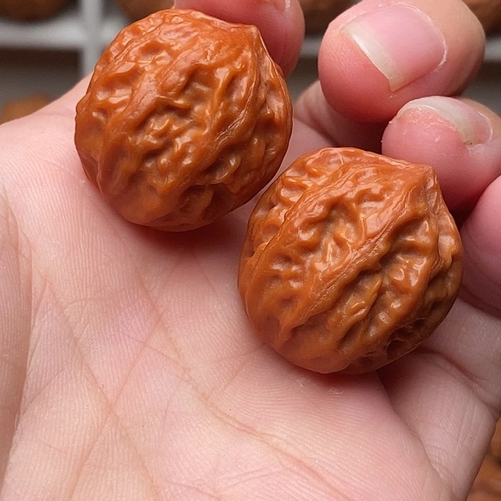 文玩核桃吊坠皇冠