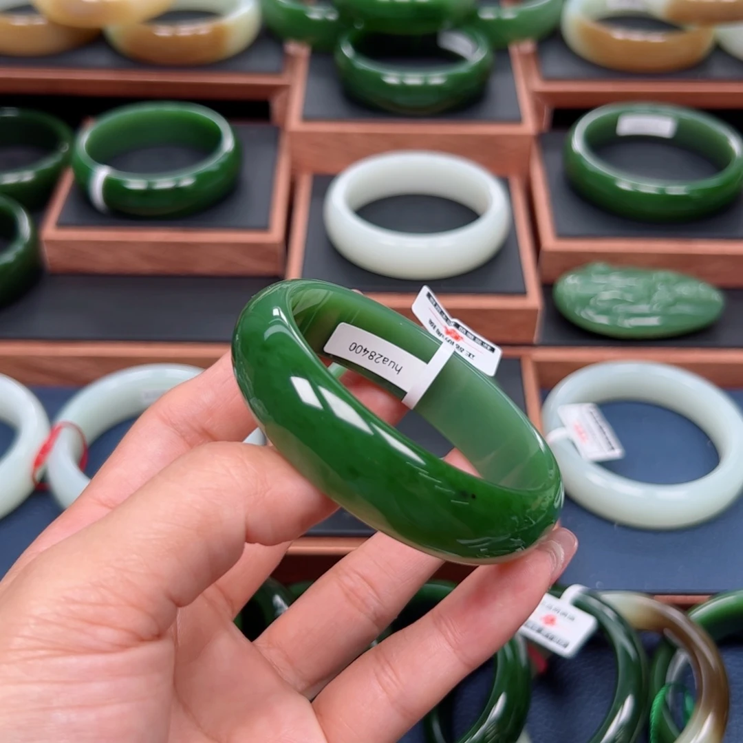 未镶嵌手镯和田玉（碧玉）