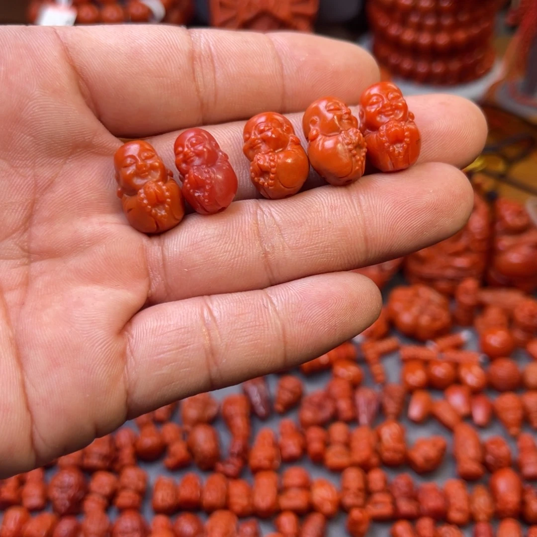 南红玛瑙未镶嵌川料精工宝宝佛背云卡12多样性发货其中一件