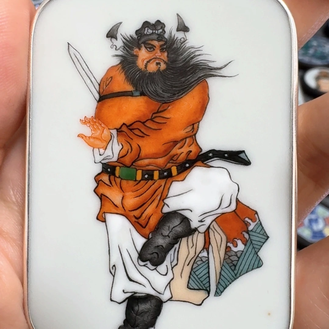 小***朱瓷片粉彩钟魁挂件一个