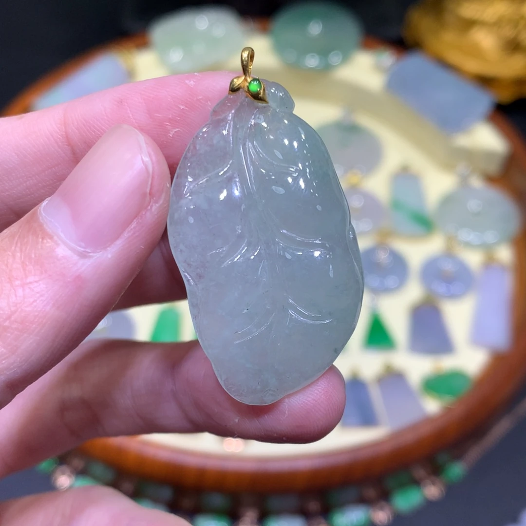 翡翠吊坠(不含链)18K金镶嵌