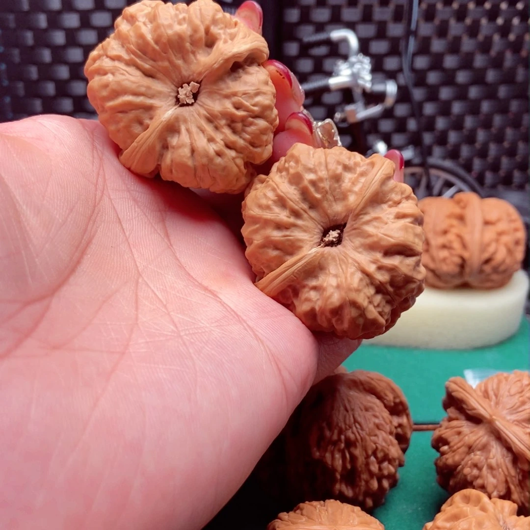 文玩核桃吊坠矮**去蛤蟆40