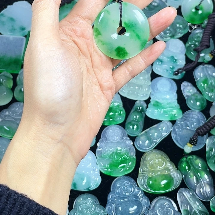 翡翠未镶嵌颈饰吊坠