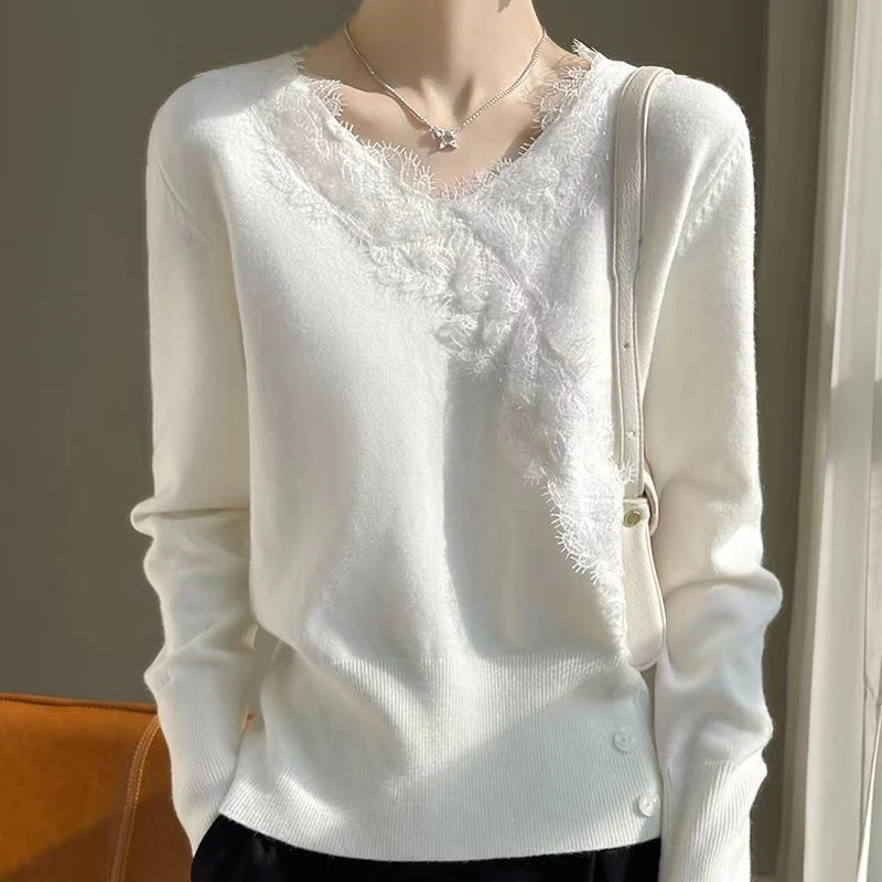 蕾丝拼接v领长袖毛衣女2025秋冬宽松显瘦针织打底羊毛衫上衣