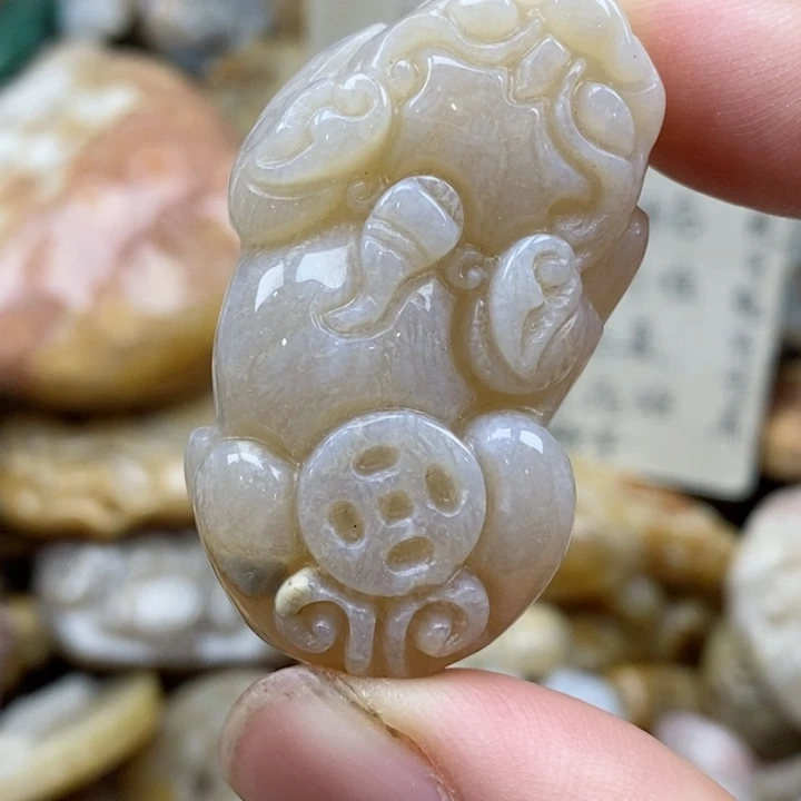 硅化珊瑚（珊瑚玉）未镶嵌颈饰