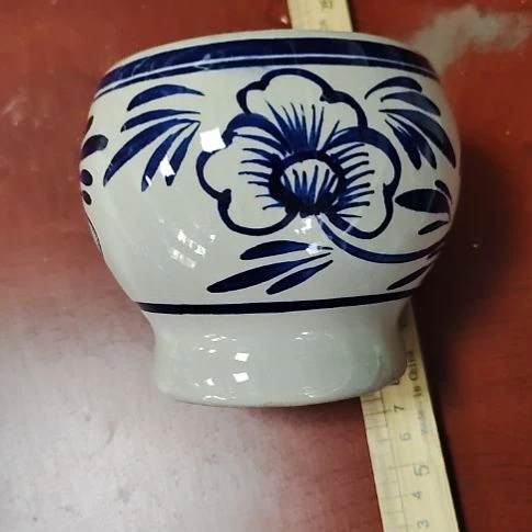 瓷片瓷片，各种摆件，均有瑕疵。沙锅！