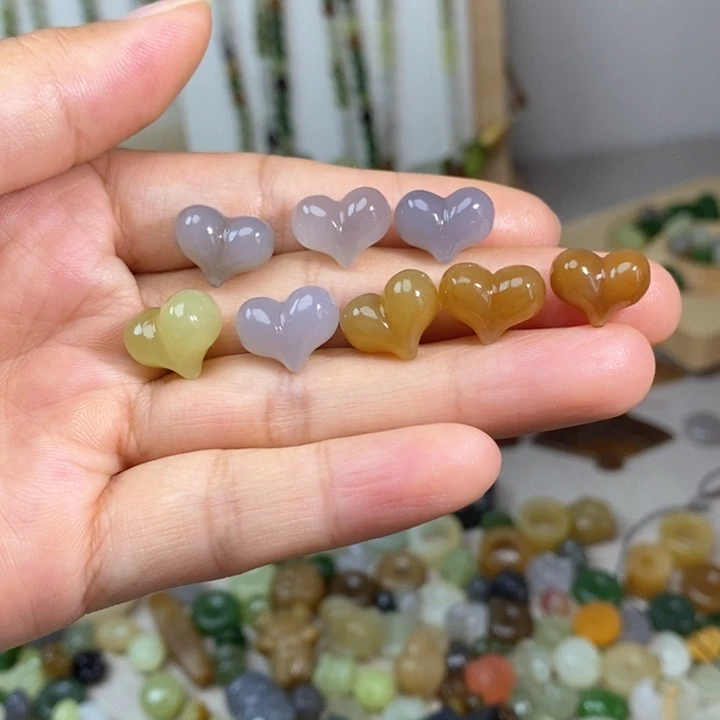 和田玉未镶嵌挂件98一个多样性发其一