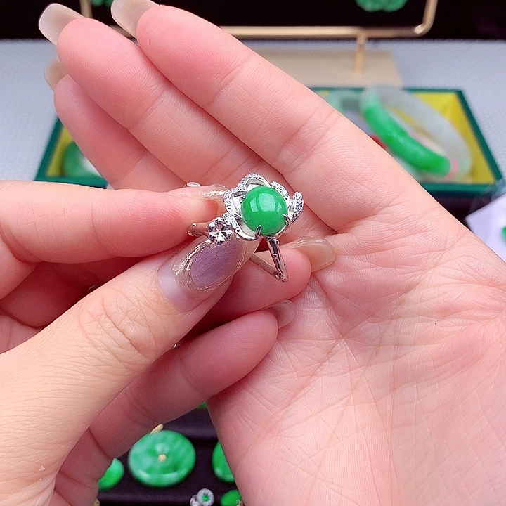 翡翠颈饰银S925镶嵌翡翠