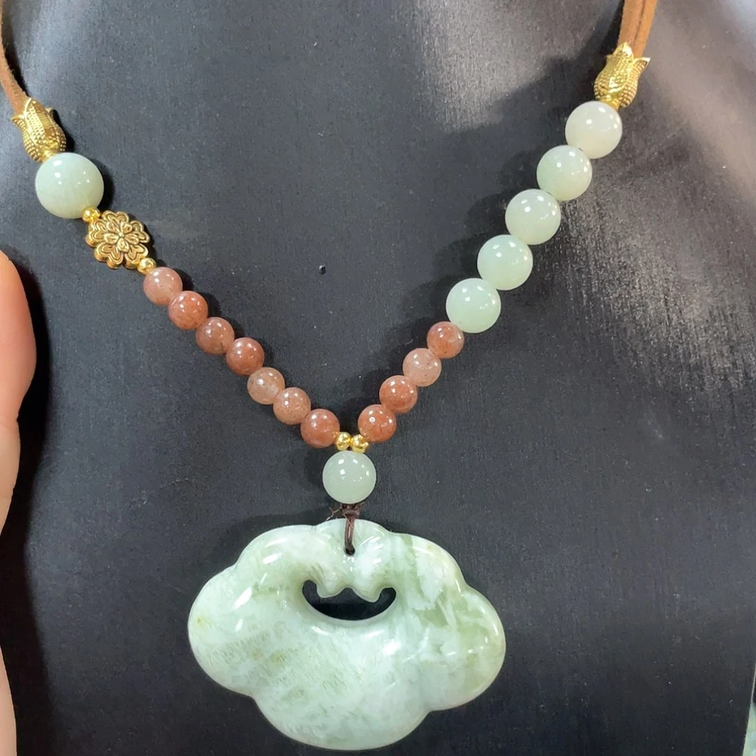 蛇纹石玉颈饰未镶嵌