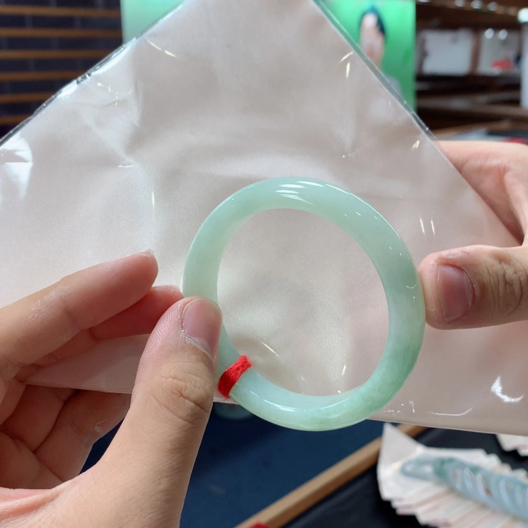 未镶嵌手镯翡翠买断