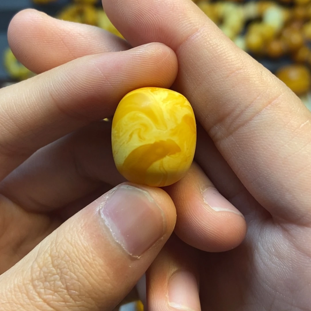 蜜蜡未镶嵌珠宝奇石