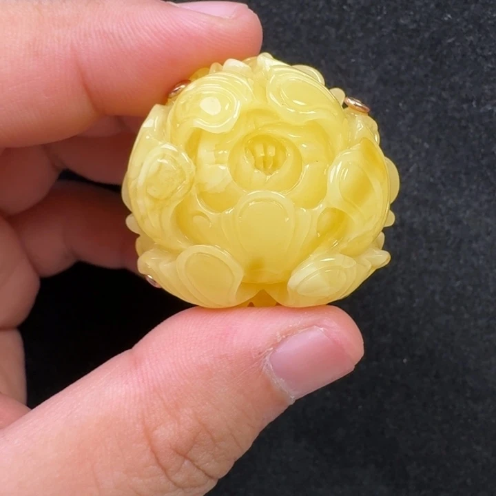 蜜蜡未镶嵌珠宝奇石