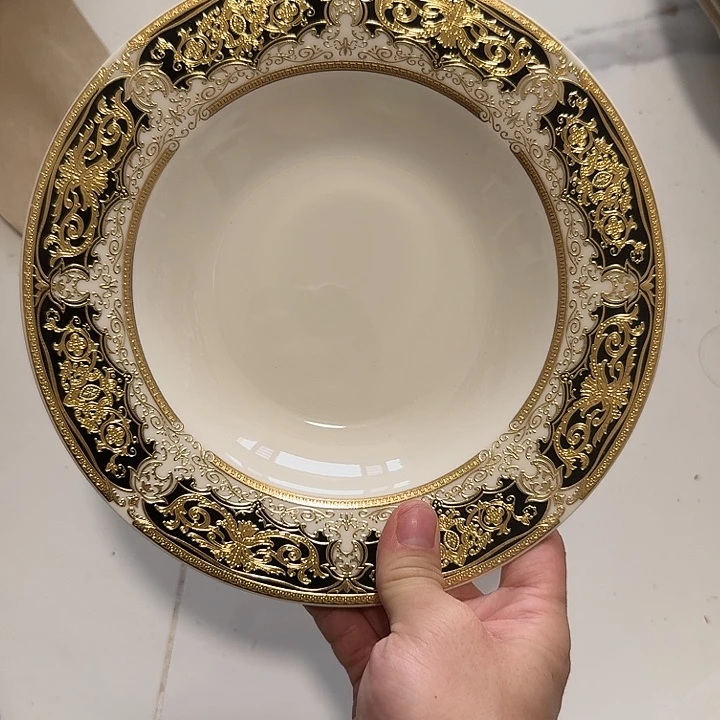 瓷8.5寸草帽盘35米两个