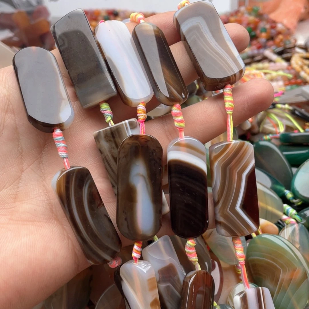 玛瑙/玉髓未镶嵌珠宝半成品一条装海洋鱼长方牌18*40