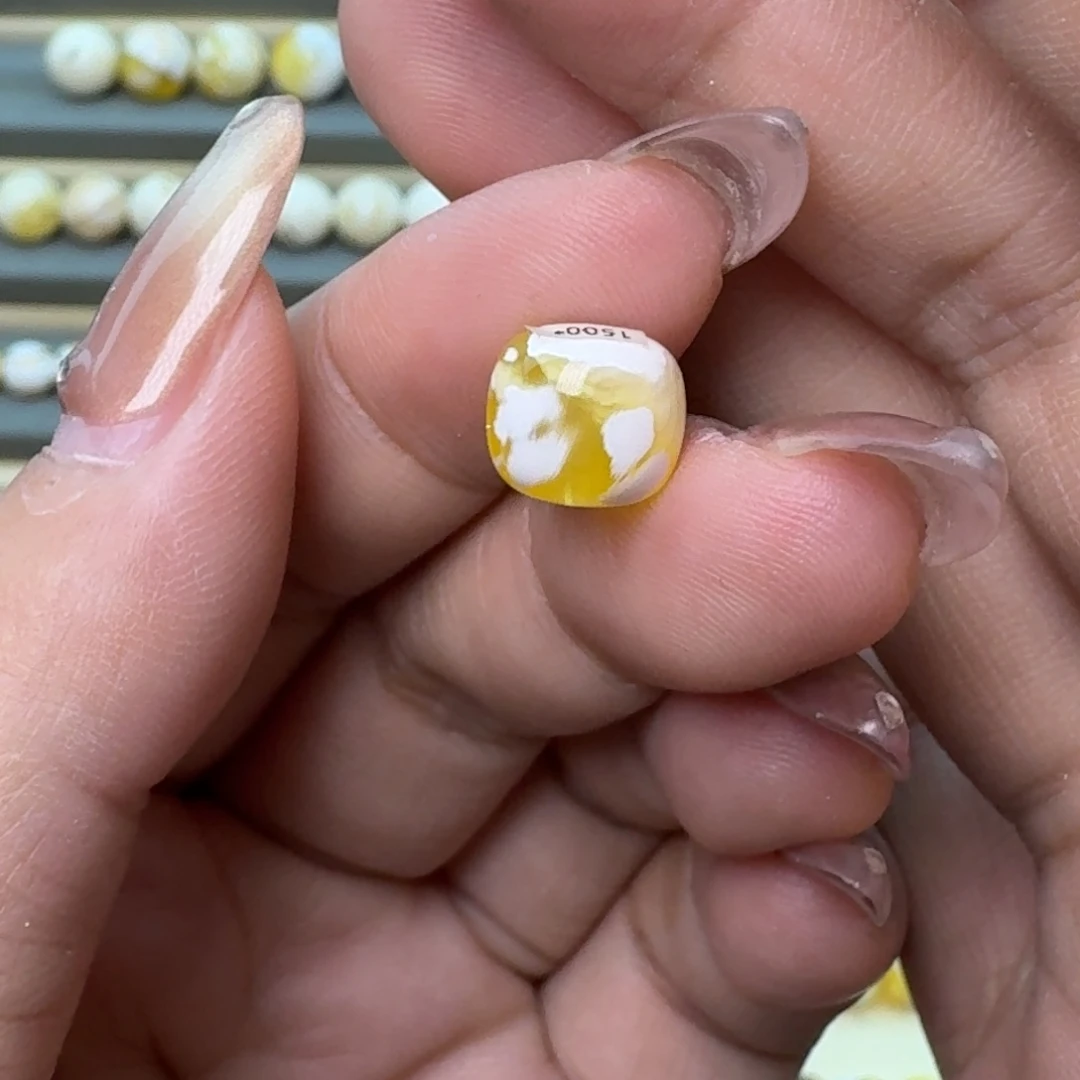 裸石琥珀未镶嵌10加漆白溶洞老型