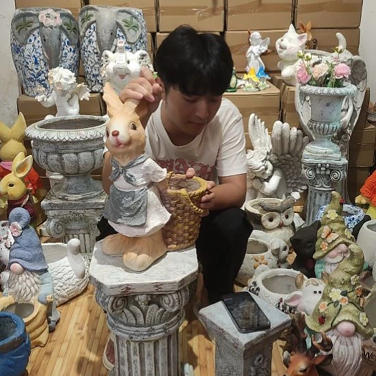 合成树脂拖筐兔花盆