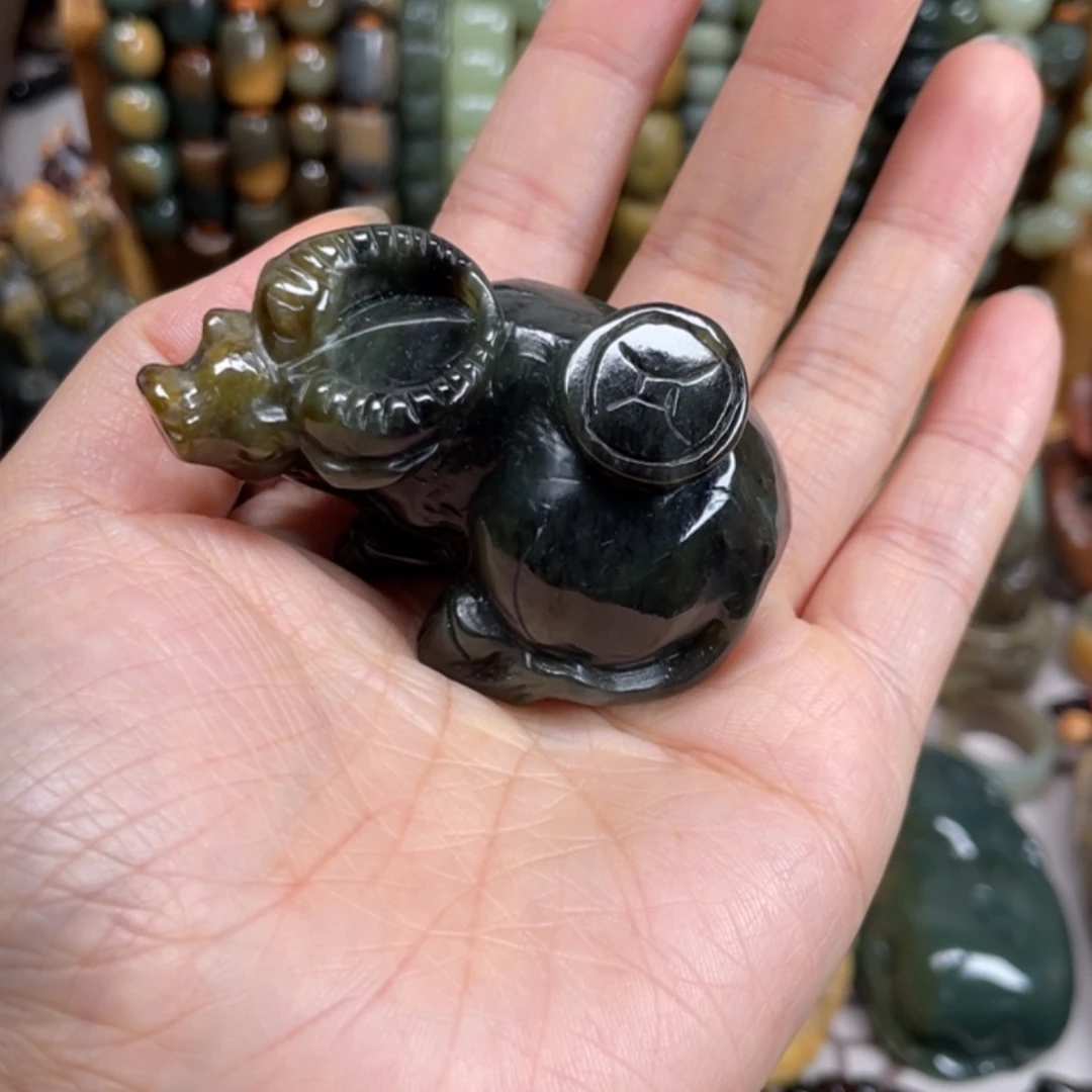 【闪购商品】岫岩河磨玉（透闪石质玉）未镶嵌把件