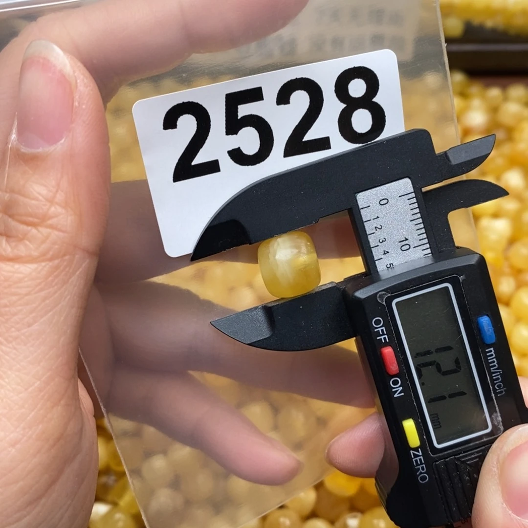 蜜蜡珠宝奇石未镶嵌