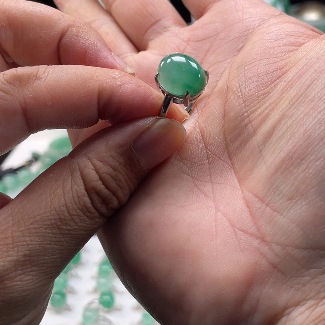 石英质玉戒指未镶嵌李