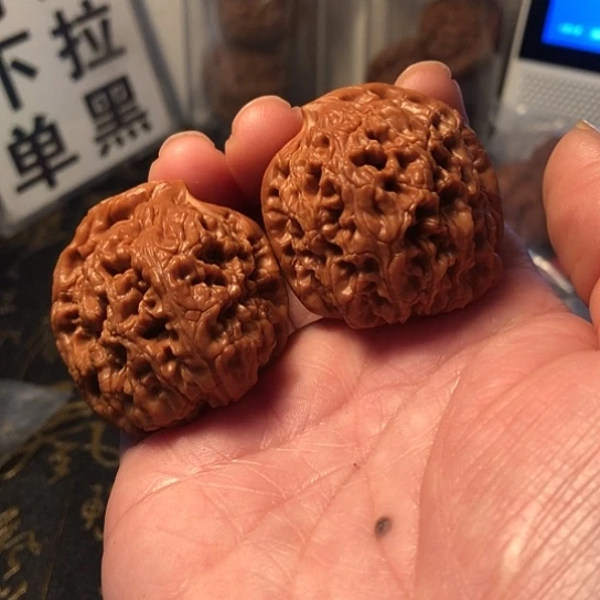 ？***把件文玩核桃水龙纹鹰勾40mm