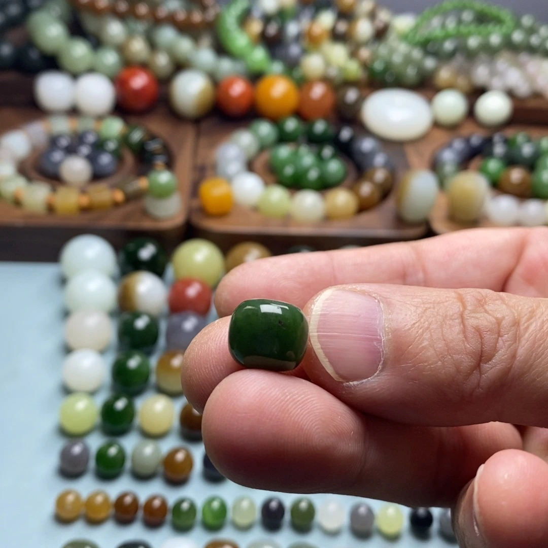 l***6和田玉未镶嵌颈饰卡11×12碧玉