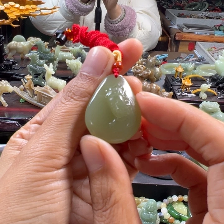 和田玉颈饰未镶嵌