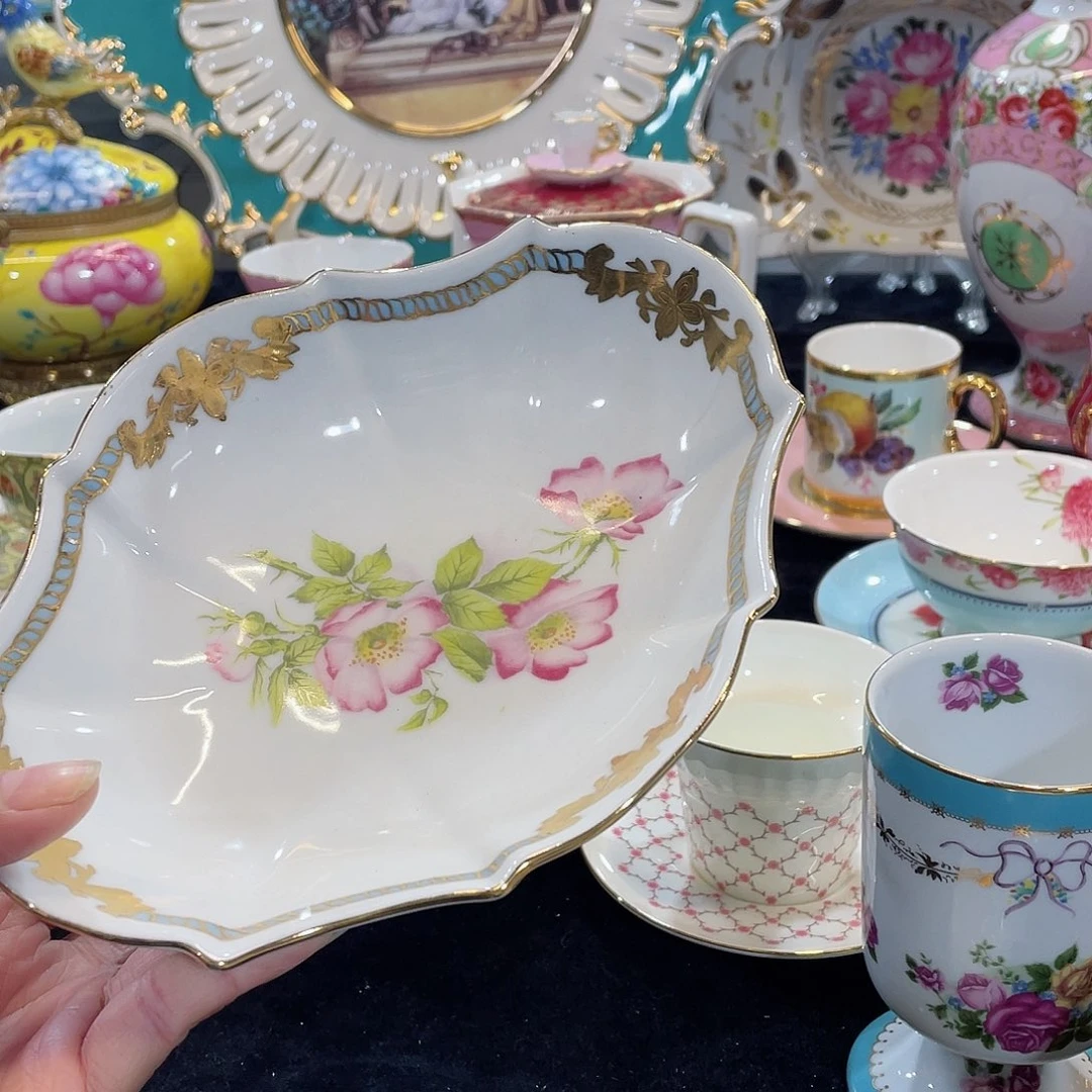 摆件高脚果盘一个