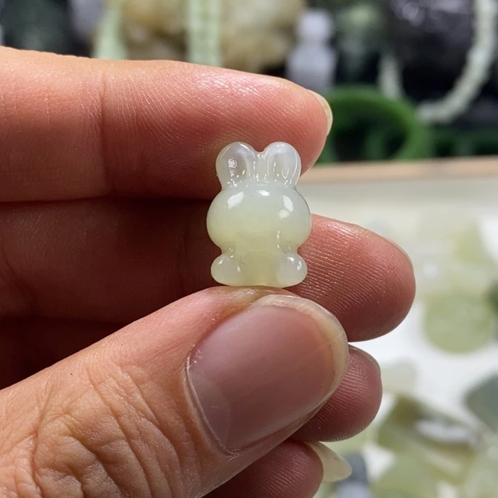 和田玉未镶嵌车挂