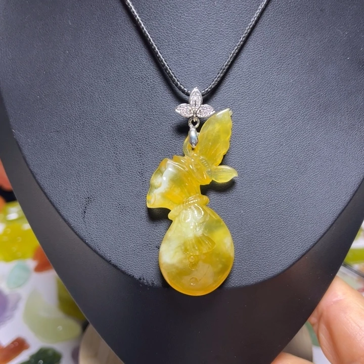 蛇纹石玉未镶嵌吊坠(赠链)