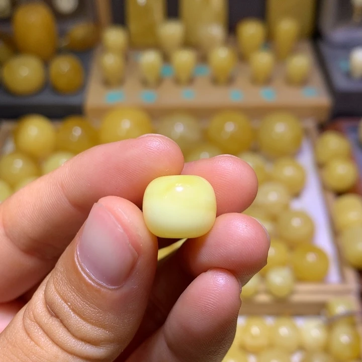 未镶嵌蜜蜡裸石天然俄料蜜蜡微瑕老型13-13.9