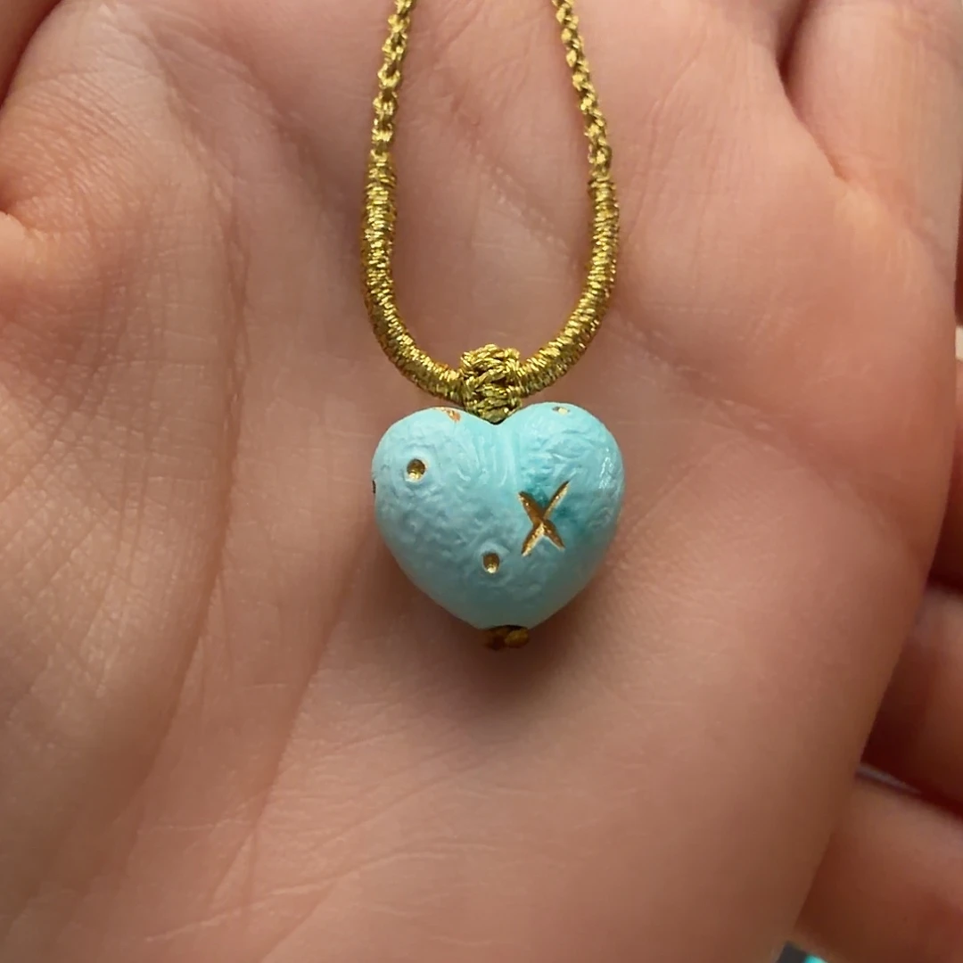 绿松石未镶嵌颈饰