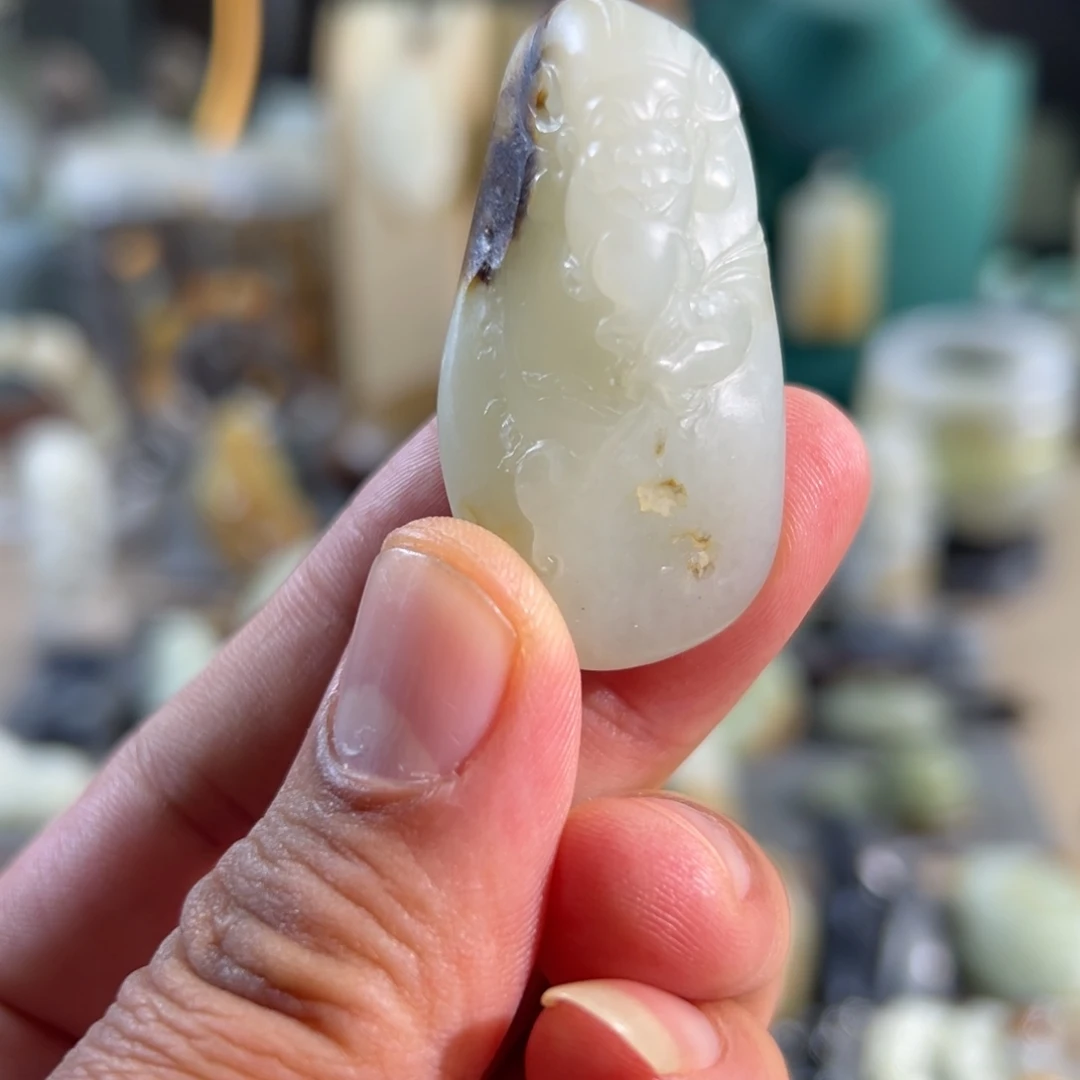 和田玉未镶嵌颈饰真皮真色