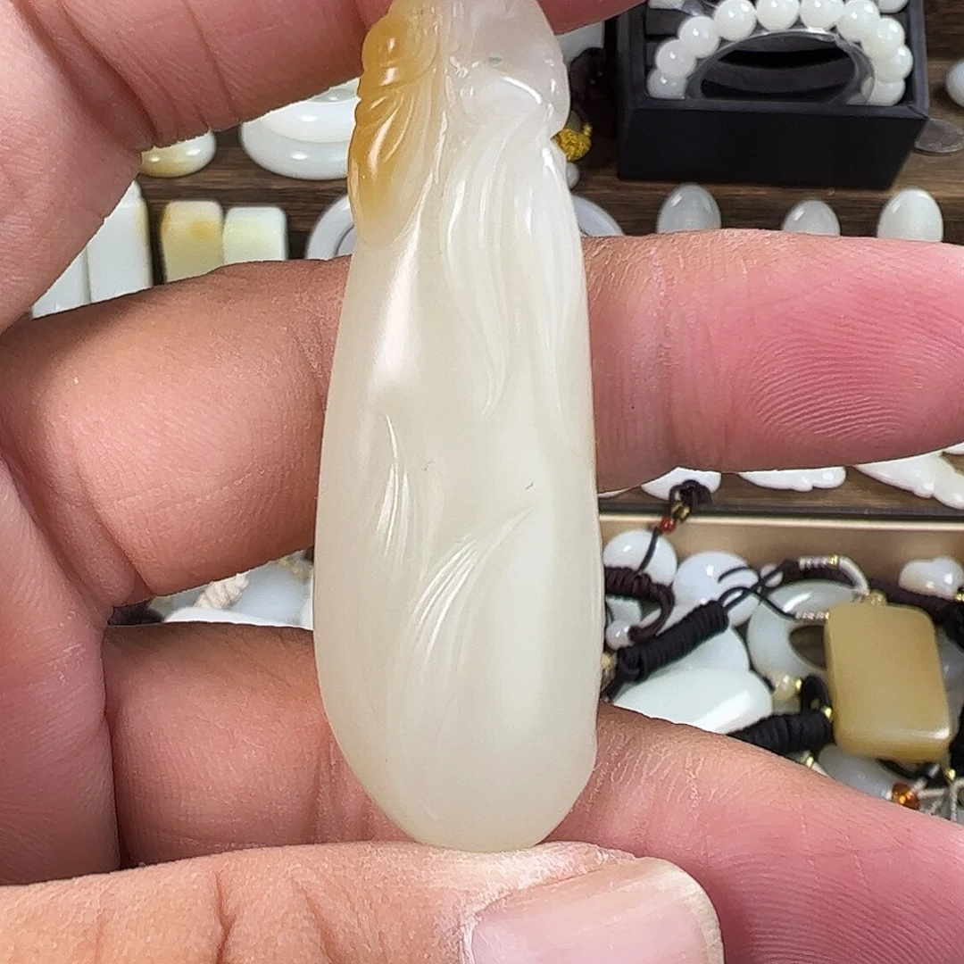 和田玉未镶嵌颈饰