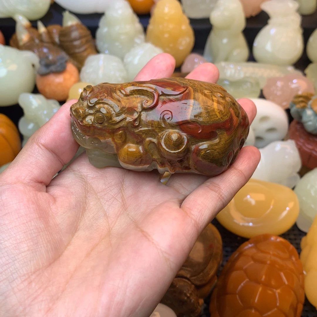 *****五彩石手把件黄皮貔貅