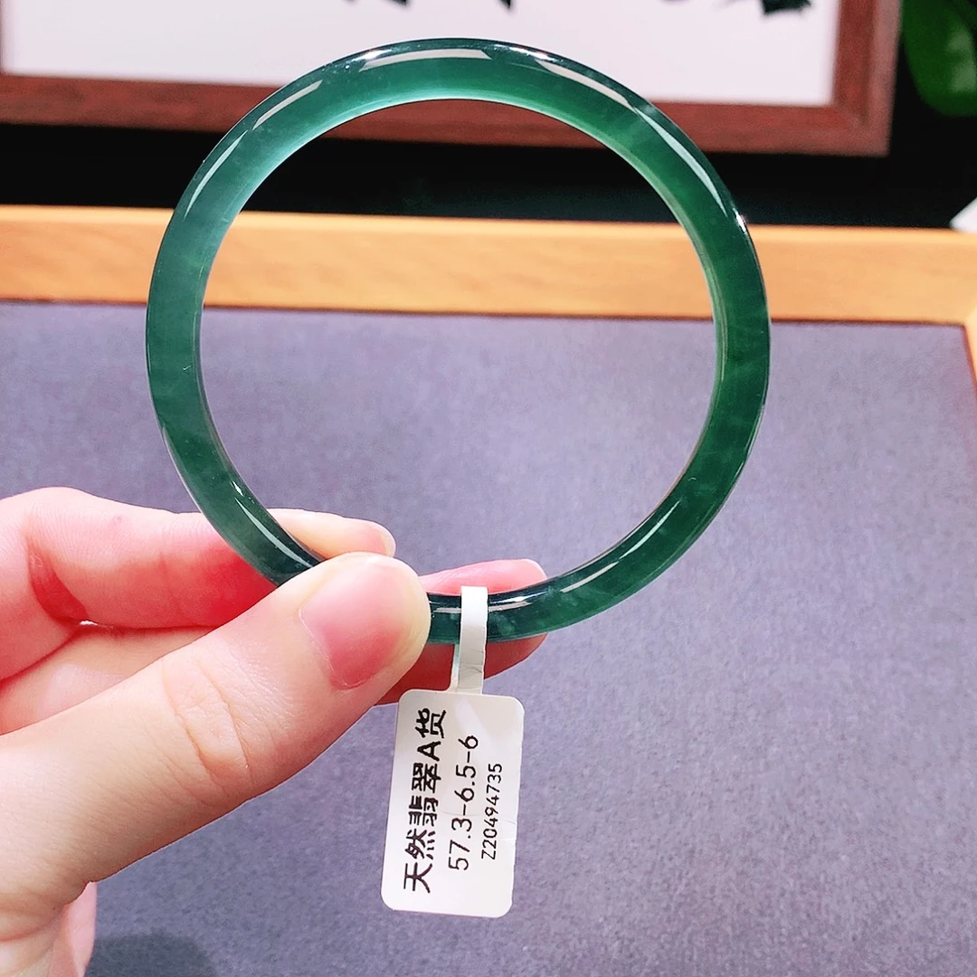 翡翠手镯未镶嵌天然翡翠