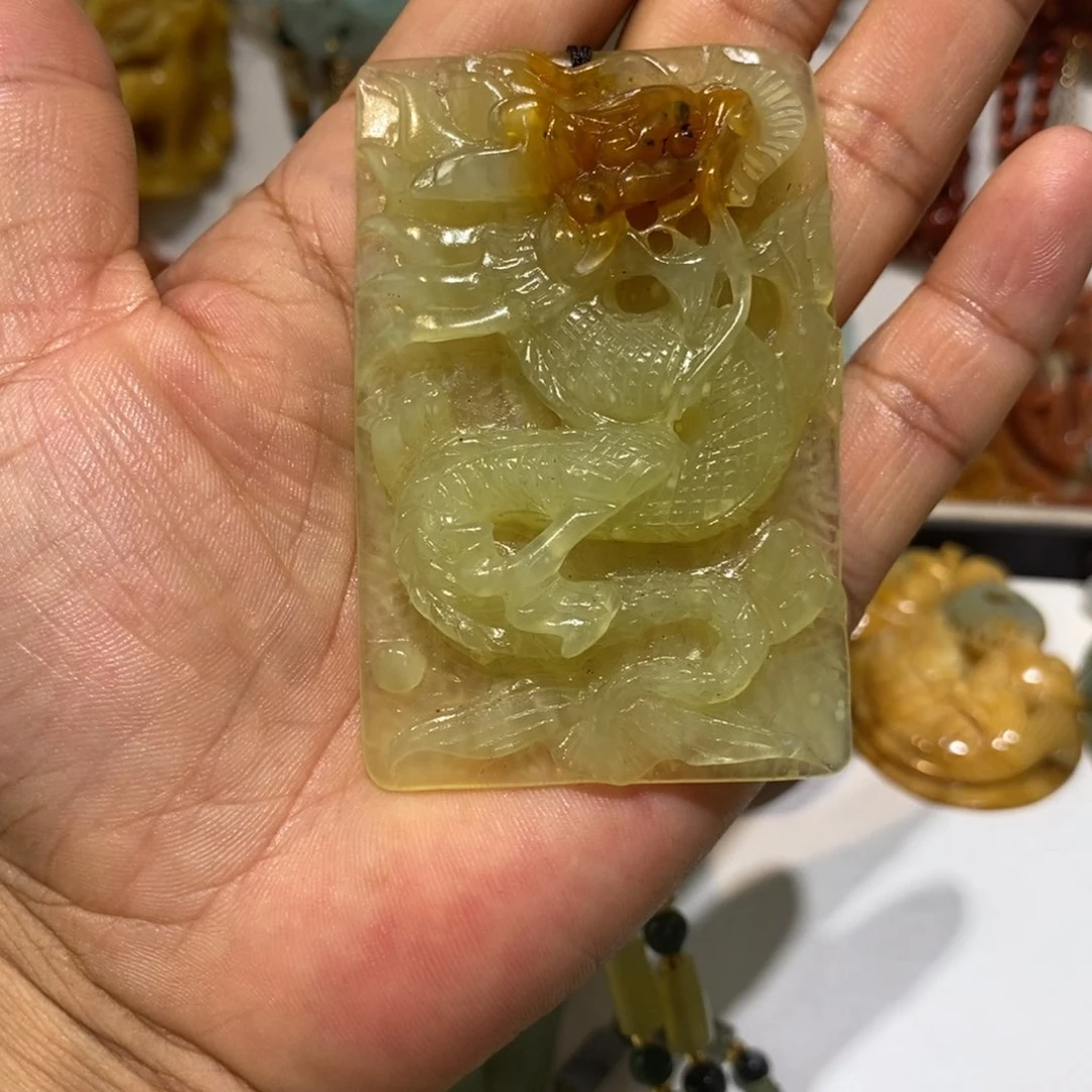 ****下蛇纹石玉未镶嵌颈饰